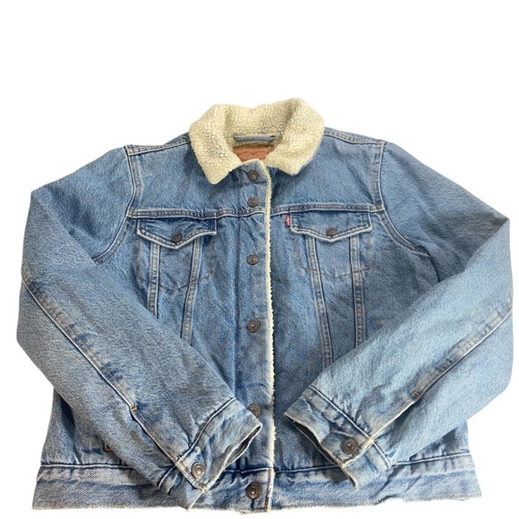 Levi's Jackets & Blazers - Levi's Denim Jacket with Sherpa Lining Size Women’s Large